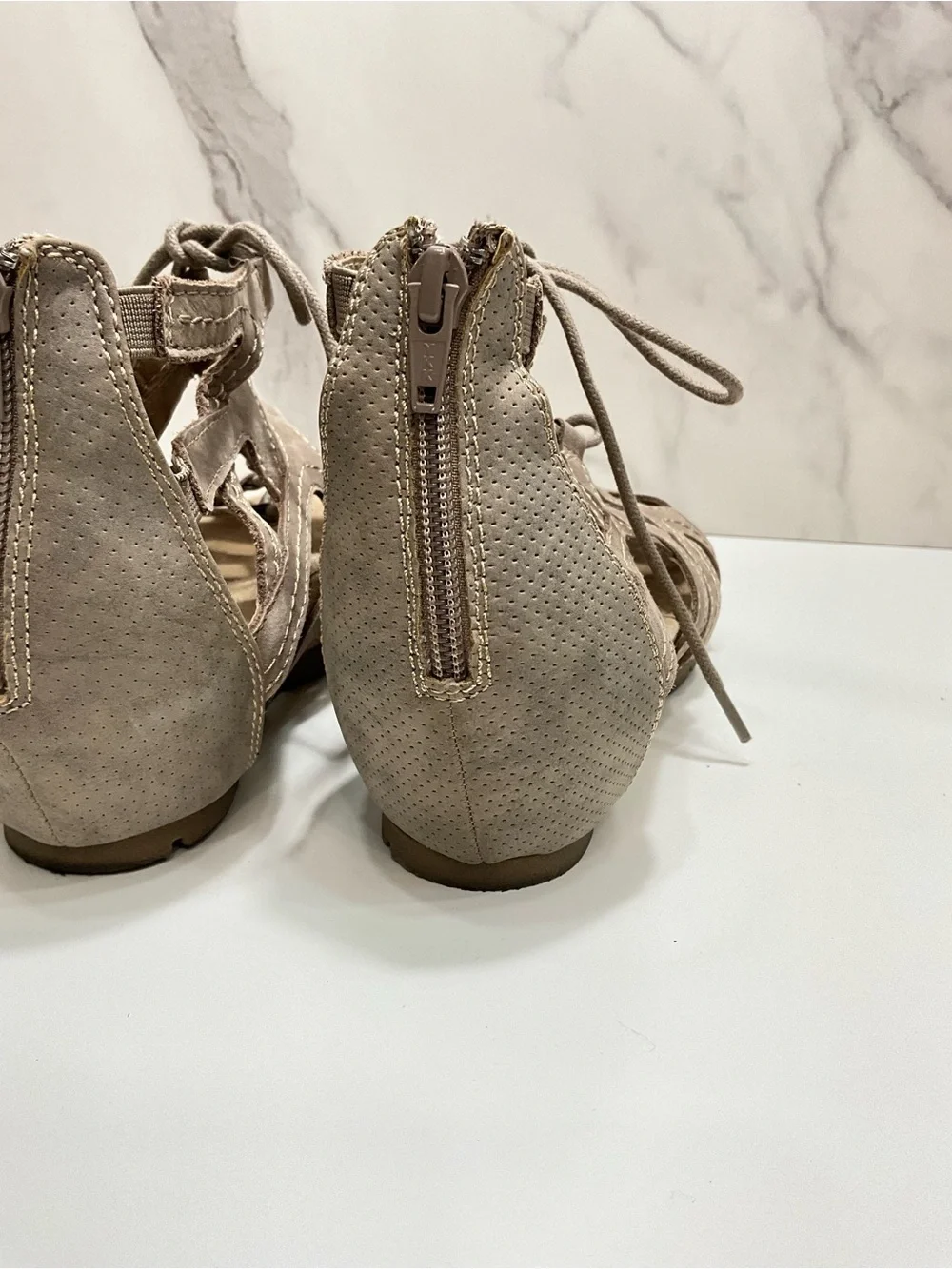 EARTH ORIGINS Kendra Taupe Lace Up Cutout Cork Wedge Sandals 9.5W